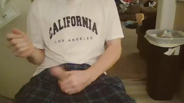 Snapshot of alwayshorny90 chatting on October 14, 11:12 pm alwayshorny90 online show from October 14, 11:12 pm