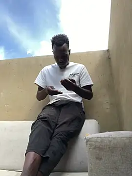 cuminsidebby online show from April 9, 9:04 am