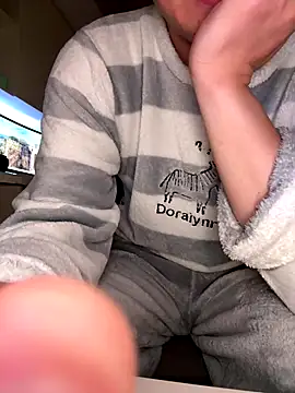 Snapshot of sonwmelt1 chatting on October 13, 3:12 am sonwmelt1 online show from October 13, 3:12 am