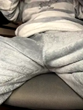 Snapshot of sonwmelt1 chatting on October 20, 4:27 am sonwmelt1 online show from October 20, 4:27 am