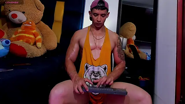 Snapshot of Evan_Storn chatting on October 24, 3:52 am Evan Storn online show from October 24, 3:52 am