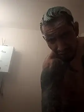 destroassbig2 online show from March 7, 5:44 pm