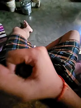 Snapshot of king_aaru2004 chatting on October 31, 8:07 am king aaru2004 online show from October 31, 8:07 am