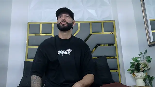 yorbymaxx online show from December 18, 2:57 pm