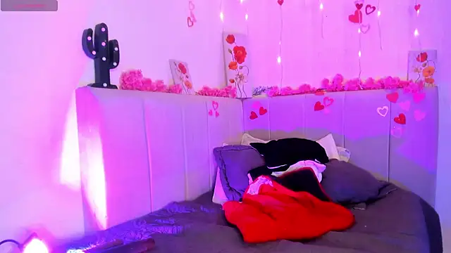 Snapshot of Tommy_Lovee chatting on September 17, 5:08 am Tommy Lovee online show from September 17, 5:08 am