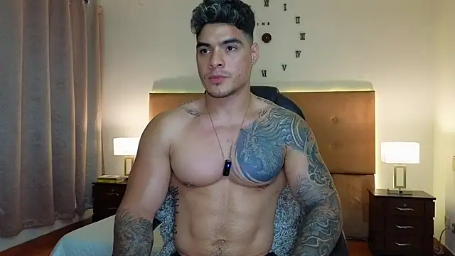 Steven Velez online show from February 5, 11:12 pm