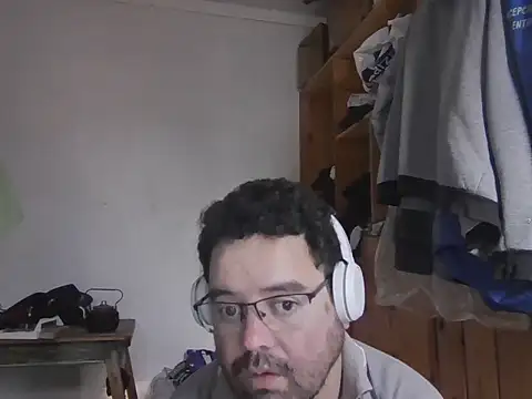 condorito222 online show from June 6, 8:15 pm