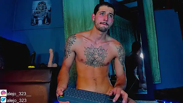 Snapshot of alejo__323__ chatting on October 1, 1:31 am alejo  323   online show from October 1, 1:31 am