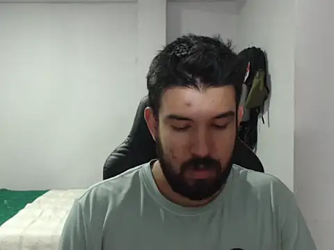 Snapshot of Axel11113 chatting on October 29, 4:04 am Axel11113 online show from October 29, 4:04 am