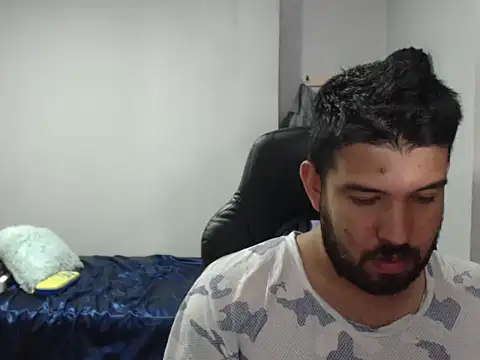 Snapshot of Axel11113 chatting on October 15, 1:13 am Axel11113 online show from October 15, 1:13 am