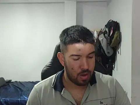 Snapshot of Axel11113 chatting on September 16, 3:07 am Axel11113 online show from September 16, 3:07 am