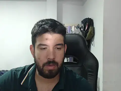 Snapshot of Axel11113 chatting on September 9, 3:06 am Axel11113 online show from September 9, 3:06 am