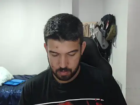 Snapshot of Axel11113 chatting on October 9, 3:55 am Axel11113 online show from October 9, 3:55 am