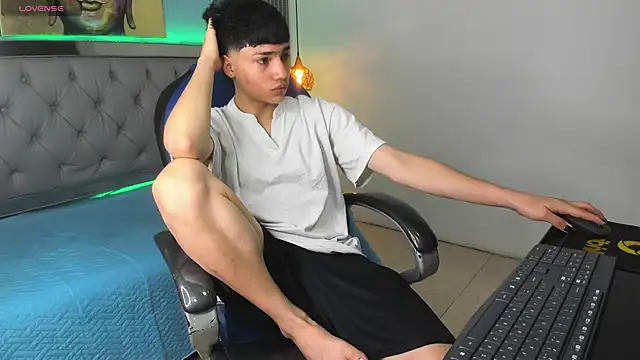 SamBlack  online show from June 22, 1:15 pm