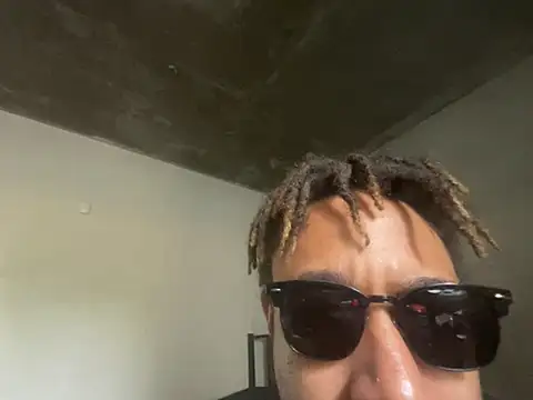 Orgazmic007 online show from April 21, 9:32 pm