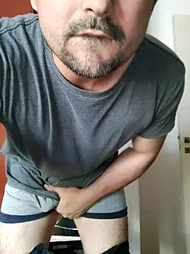 Bradd 32 online show from October 6, 4:55 pm