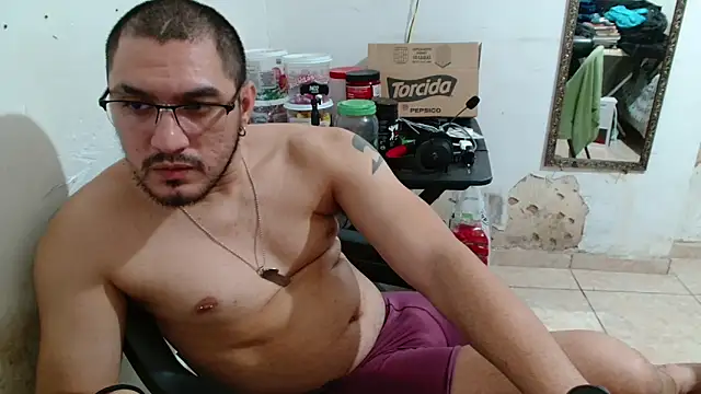 Snapshot of Leonino231 chatting on October 5, 1:53 am Leonino231 online show from October 5, 1:53 am