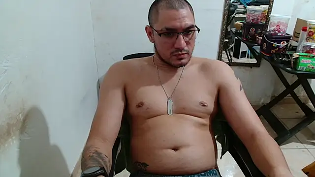 Snapshot of Leonino231 chatting on September 26, 12:19 am Leonino231 online show from September 26, 12:19 am