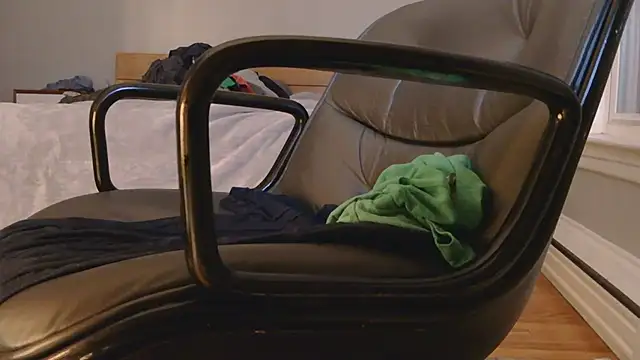 hungbottom603 online show from October 30, 11:39 pm