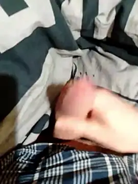 chrisdic27 online show from February 24, 9:15 pm