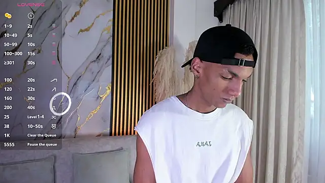 JulienSaint online show from March 5, 12:45 pm