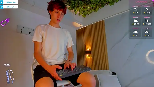IM DAREN online show from July 8, 3:21 am