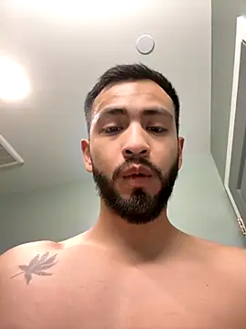 Yinigi online show from October 29, 12:30 pm