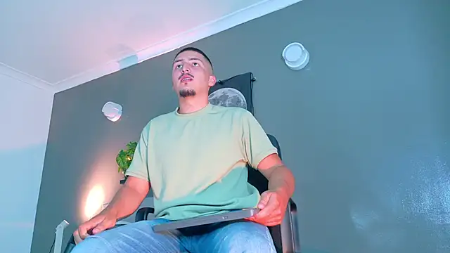 MrFox   online show from October 6, 7:40 pm