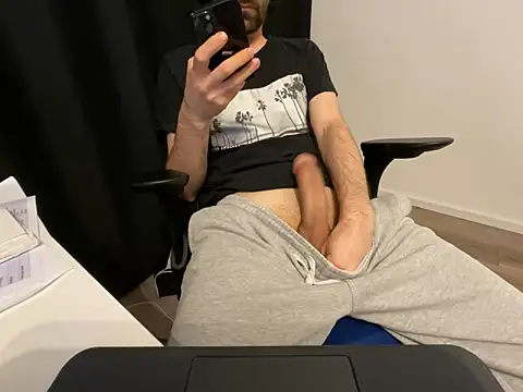 Frankieyyy1 online show from April 16, 8:09 pm