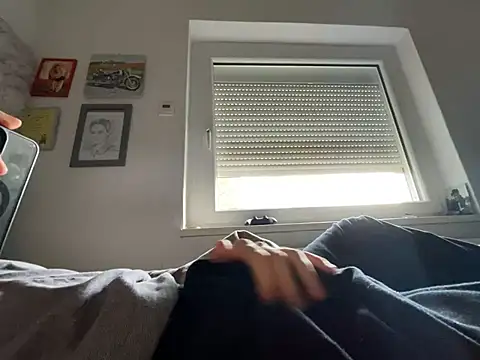 xmilolivex online show from March 1, 8:14 am