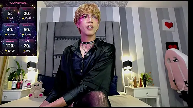 Cooperrosscute233 online show from June 18, 8:36 pm