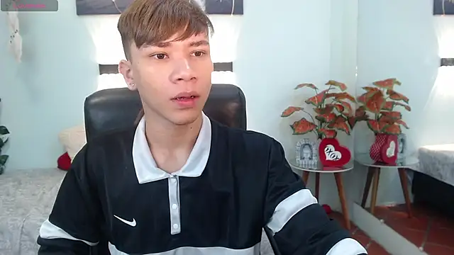 Snapshot of nathanclay chatting on September 12, 12:49 pm nathanclay online show from September 12, 12:49 pm