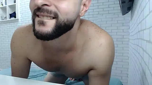 BombeiroHotx online show from July 1, 9:37 pm
