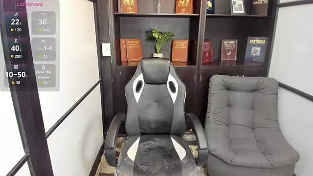 Snapshot of IsaacBlack_ chatting on October 5, 5:00 am IsaacBlack  online show from October 5, 5:00 am