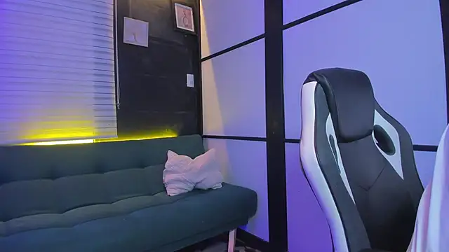 Snapshot of IsaacBlack_ chatting on September 13, 4:35 am IsaacBlack  online show from September 13, 4:35 am