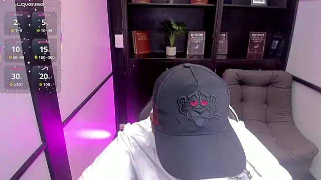 Snapshot of IsaacBlack_ chatting on October 28, 9:12 am IsaacBlack  online show from October 28, 9:12 am