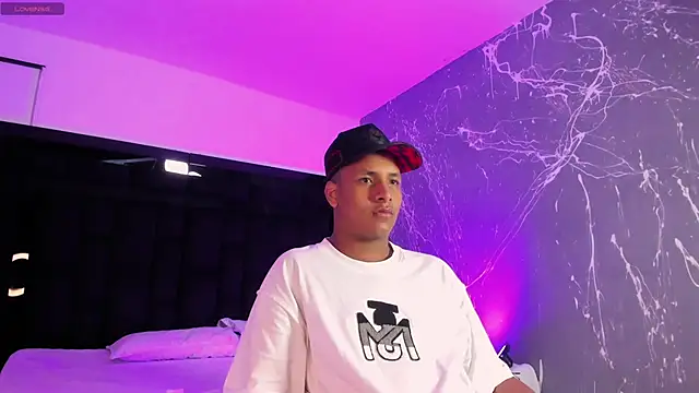 Snapshot of IsaacBlack_ chatting on September 11, 4:22 am IsaacBlack  online show from September 11, 4:22 am