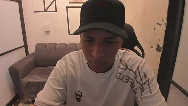 Snapshot of IsaacBlack_ chatting on September 23, 4:45 am IsaacBlack  online show from September 23, 4:45 am