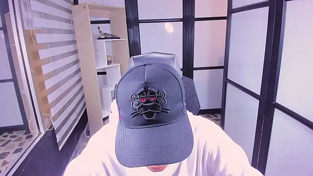 Snapshot of IsaacBlack_ chatting on October 14, 4:30 am IsaacBlack  online show from October 14, 4:30 am