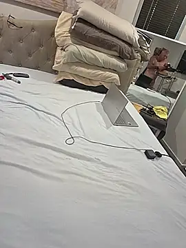 iamthepublickmasterbater online show from February 12, 5:02 am