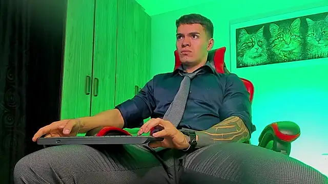 Snapshot of ALPHA_DOMINUS_ chatting on September 14, 4:03 am ALPHA DOMINUS  online show from September 14, 4:03 am