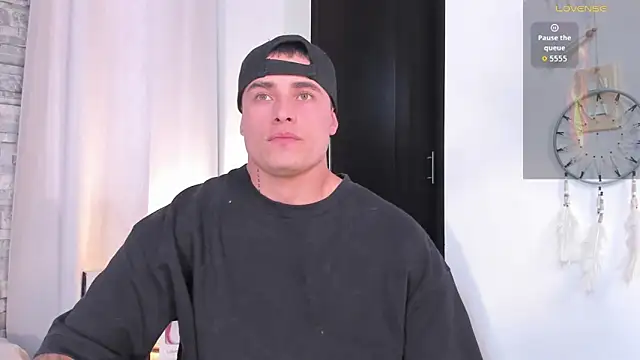 connorsmiith online show from October 21, 2:42 pm