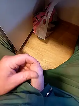 fickfreund019 online show from April 17, 4:15 am