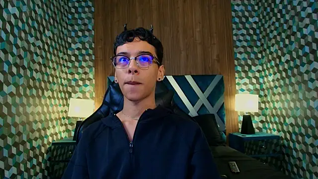 Aiden Royce online show from October 12, 8:47 pm