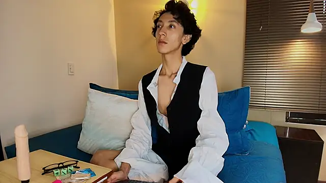 Snapshot of Lucian_Morel_S chatting on October 15, 12:24 pm Lucian Morel S online show from October 15, 12:24 pm