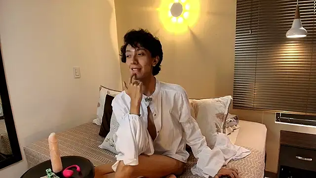 Snapshot of Lucian_Morel_S chatting on September 30, 1:03 pm Lucian Morel S online show from September 30, 1:03 pm