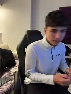 AdrianRinaldi online show from November 18, 8:23 pm