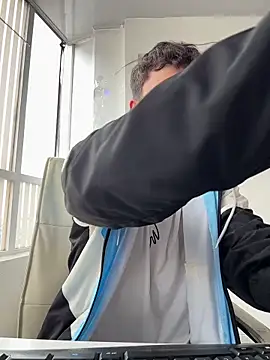 AdrianRinaldi online show from December 19, 8:28 pm