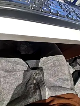 YoursThickDick online show from April 28, 6:29 am