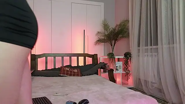 okerriella online show from November 29, 1:35 pm